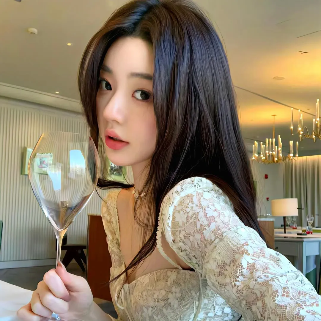 当我们仰望天空时看见什么？